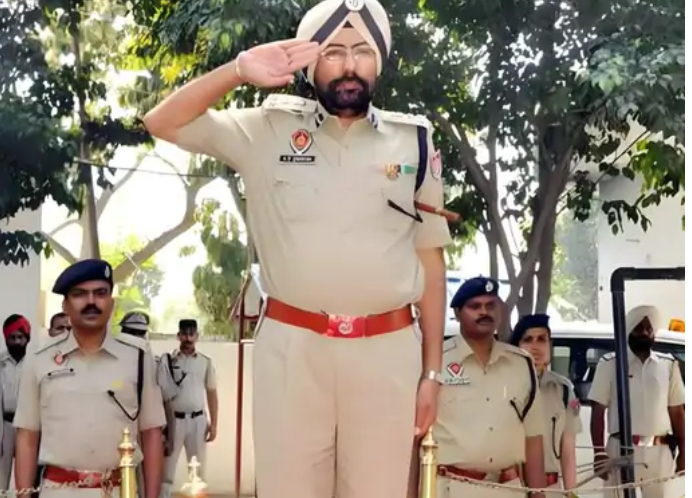 साइबर ठगों का जाल: हाई रिटर्न का लालच देकर निवेशकों को फंसाना। Punjab Cyber Fraud 2025