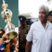श्रीलंका के पूर्व क्रिकेट कप्तान arjuna ranatunga क्रिकेट खेलते और राजनीति में सक्रिय
