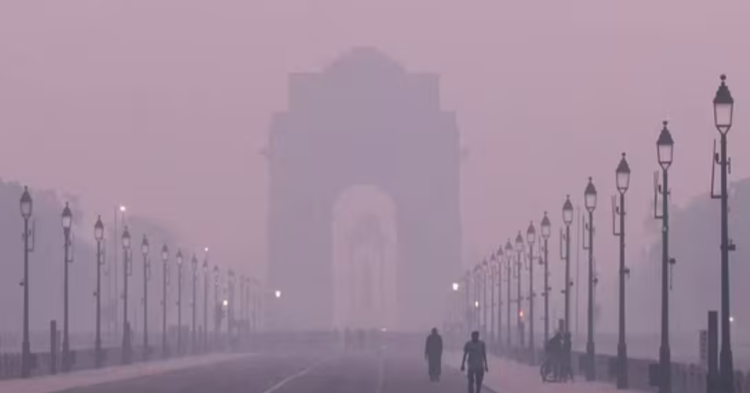 दिसंबर में दिल्ली का मौसम गर्म, साफ आसमान के साथ धूप और प्रदूषण की परत | temperature in delhi