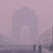 दिसंबर में दिल्ली का मौसम गर्म, साफ आसमान के साथ धूप और प्रदूषण की परत | temperature in delhi