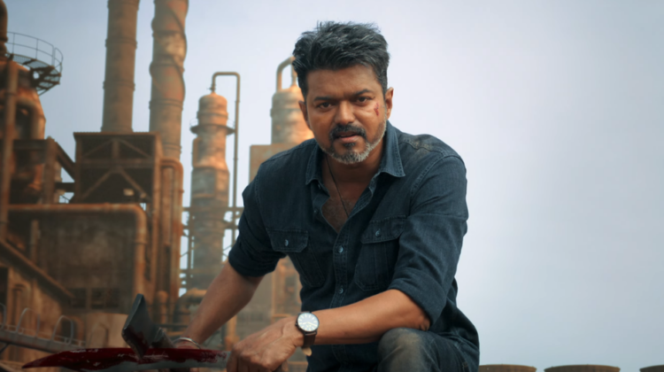 थलपति विजय जन नायकन न्यू पोस्टर में ब्लू शर्ट और सनग्लासेस के साथ भीड़ से घिरे हुए, पावरफुल लुक | Jana Nayagan Thalapathy Vijay