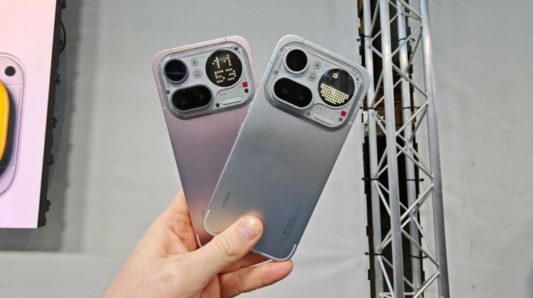 Nothing Phone 4a Pro रियर कैमरा मॉड्यूल, 50MP मुख्य + पेरिस्कोप टेलीफोटो + अल्ट्रावाइड, Glyph Matrix LED के साथ ट्रांसपेरेंट विंडो डिजाइन।