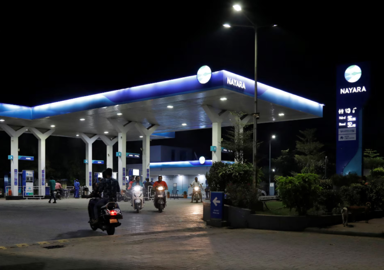 Nayara Energy का पेट्रोल प्राइस हाइक - Petrol Price Today में ₹5.30 प्रति लीटर की बढ़ोतरी, Nayara पेट्रोल पंप