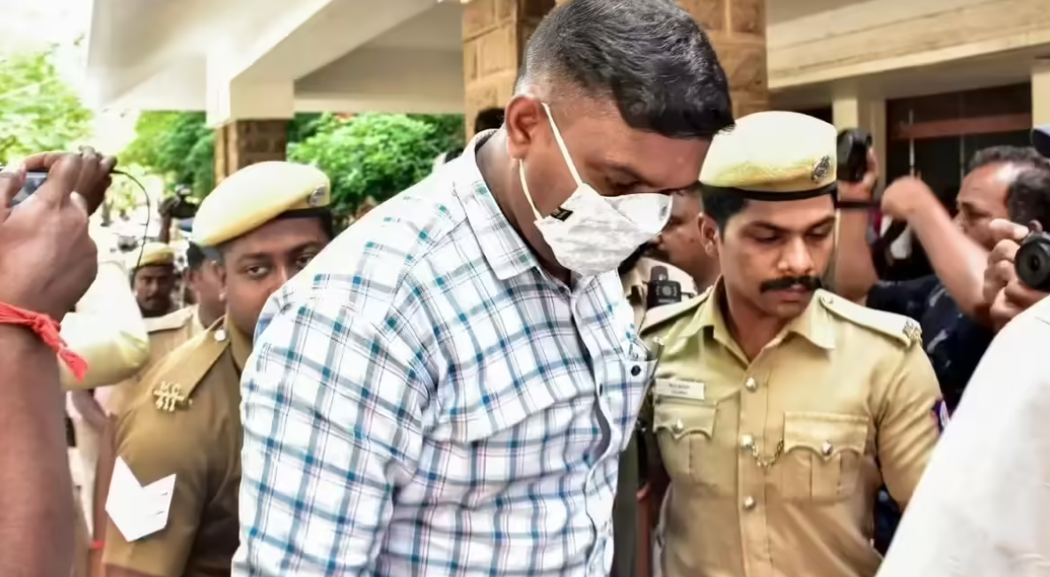 Sathankulam Case के 9 पुलिसकर्मी मदुरै कोर्ट में पेश होने के दौरान