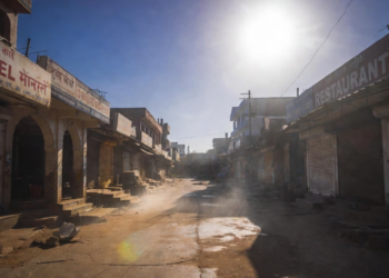 Banda India Heatwave 48C - बांदा में 48 डिग्री सेल्सियस प्रचंड गर्मी, सूनी सड़कें और बंद बाजार