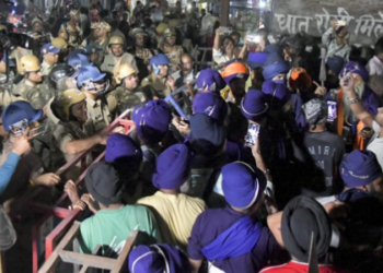 Uttarakhand Border Nihang Sikhs Clash के कारण विकासनगर-देहरादून रोड पर लगा ट्रैफिक जाम
