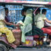 BAT BMS App का स्क्रीनशॉट जिसमें E-Rickshaw को Bluetooth से कनेक्ट करके बंद किया जा रहा है, 2026 वायरल ट्रेंड