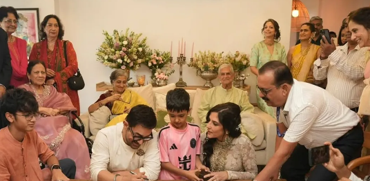 Aamir Khan और गौरी स्प्राट की रोमांटिक लव स्टोरी की तस्वीर