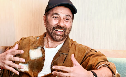 Sunny Deol वित्तीय कर्ज पर पॉडकास्ट में बात करते हुए